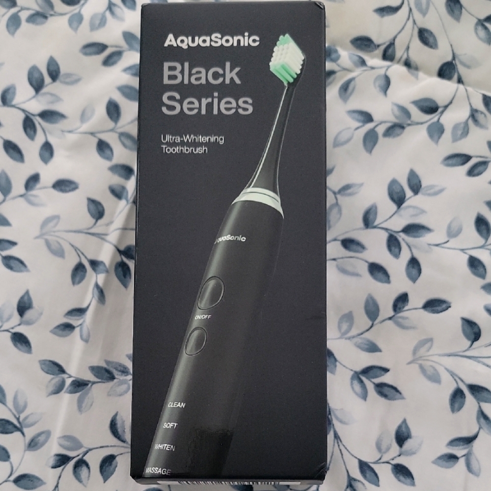 NWT Black Series Ultra Sonic Whitening ToothBrush